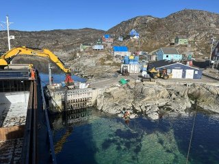 Lastning af affald i Ikerassarsuk d. 17. september 2025