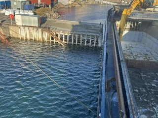 Lastning af affald i Kangaamiut d. 4.. september 2025