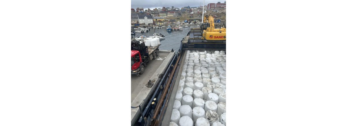 Lastning af affald i Uummannaq d. 10. september 2025